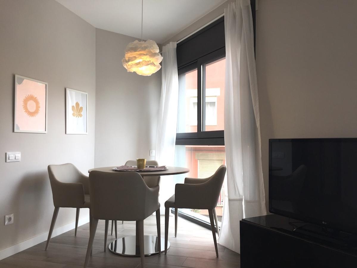 Unique Apartments لوسبيتاليت دي يوبريغات المظهر الخارجي الصورة